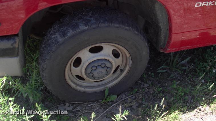 image for item DK9675 1998 Dodge Dakota flatbed pickup truck