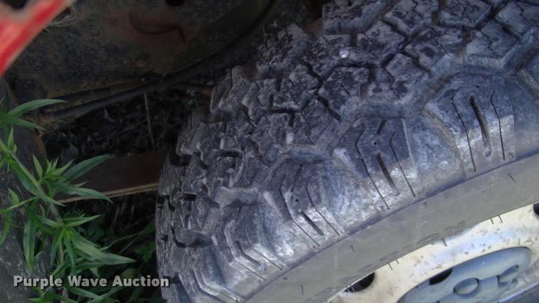 image for item DK9675 1998 Dodge Dakota flatbed pickup truck