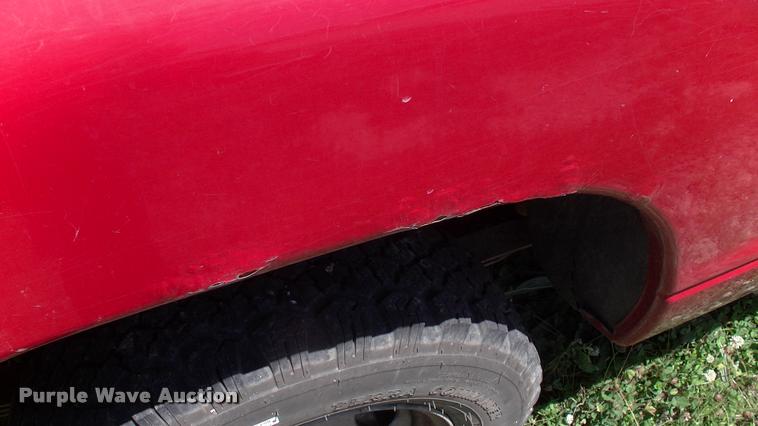 image for item DK9675 1998 Dodge Dakota flatbed pickup truck