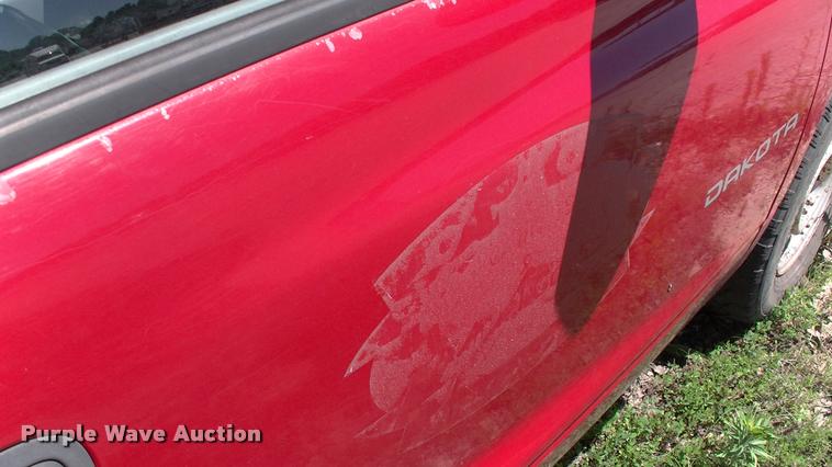 image for item DK9675 1998 Dodge Dakota flatbed pickup truck