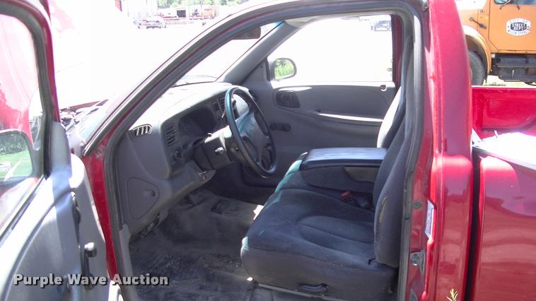 image for item DK9675 1998 Dodge Dakota flatbed pickup truck