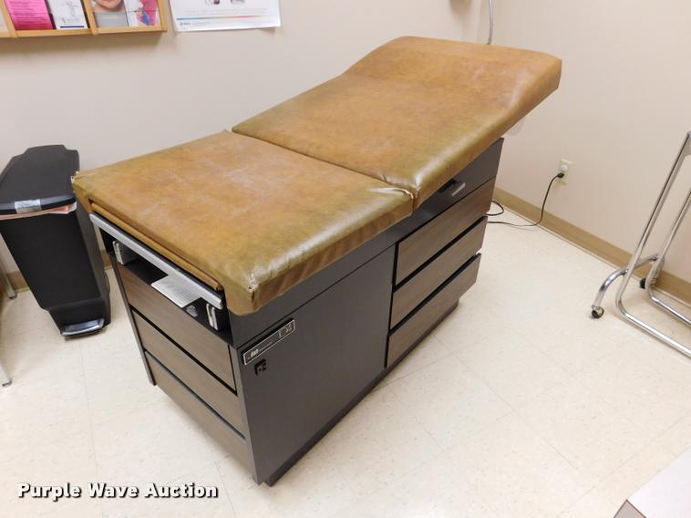 image for item DM9483 The IE Medical Group 104 vinyl exam table