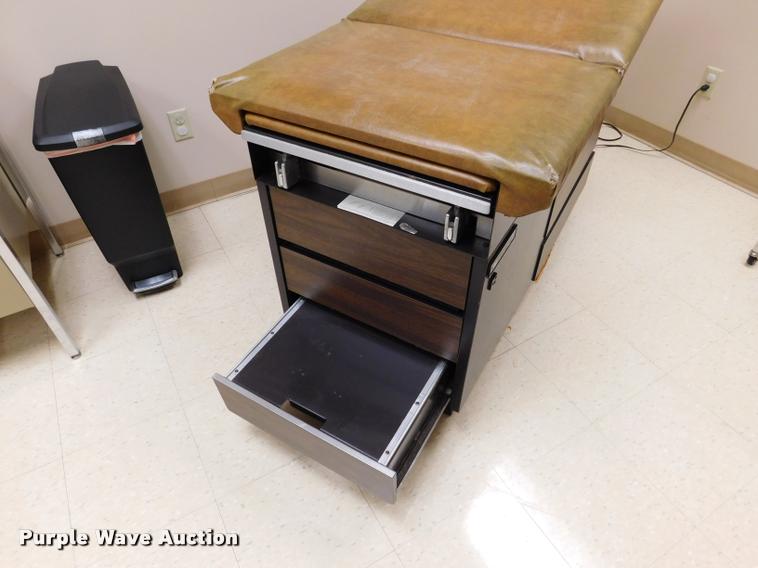image for item DM9483 The IE Medical Group 104 vinyl exam table
