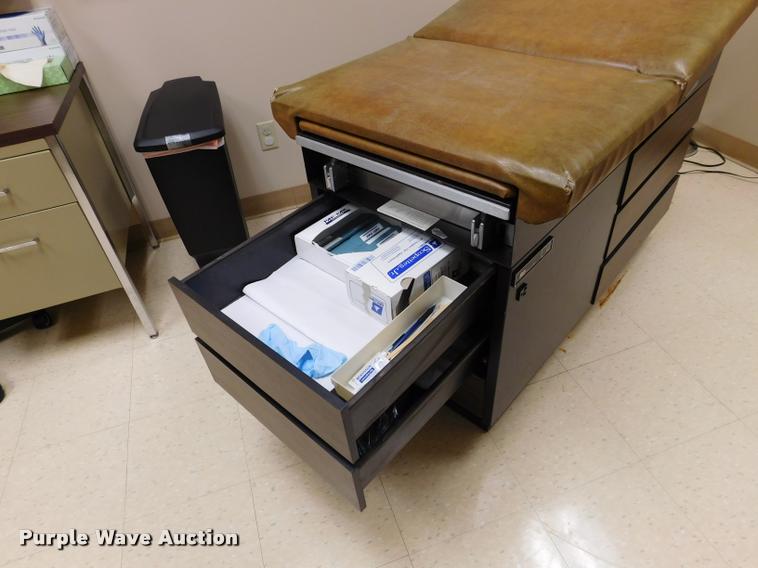 image for item DM9483 The IE Medical Group 104 vinyl exam table