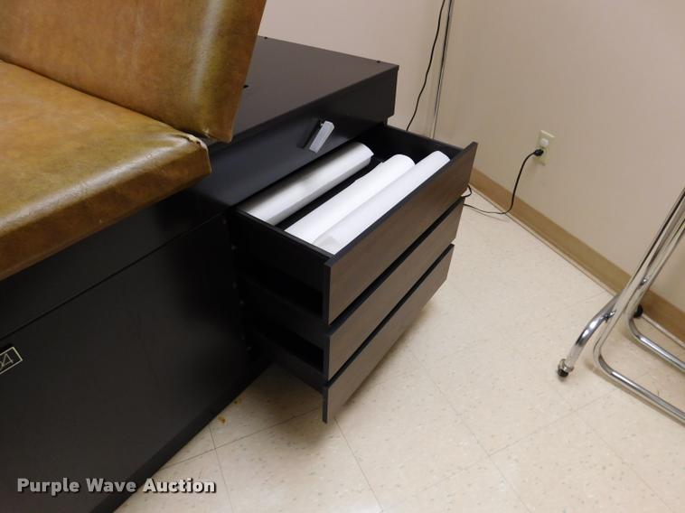 image for item DM9483 The IE Medical Group 104 vinyl exam table