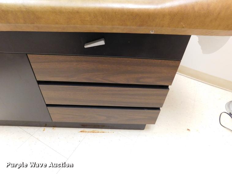 image for item DM9483 The IE Medical Group 104 vinyl exam table