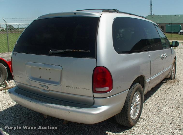 image for item DP9263 2000 Chrysler Town & Country LX van