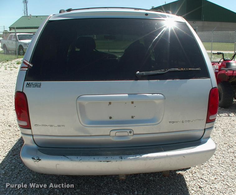 image for item DP9263 2000 Chrysler Town & Country LX van