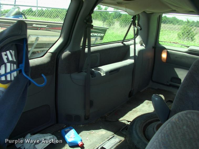 image for item DP9263 2000 Chrysler Town & Country LX van