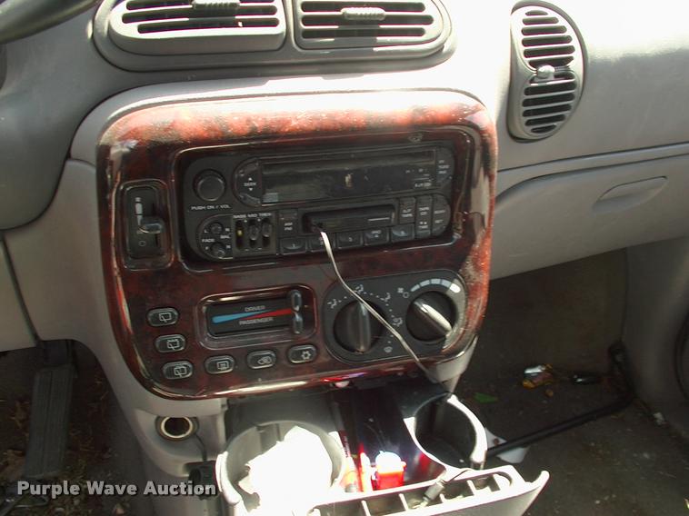 image for item DP9263 2000 Chrysler Town & Country LX van