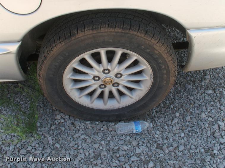 image for item DP9263 2000 Chrysler Town & Country LX van