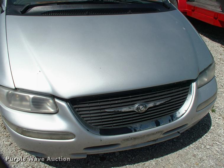 image for item DP9263 2000 Chrysler Town & Country LX van