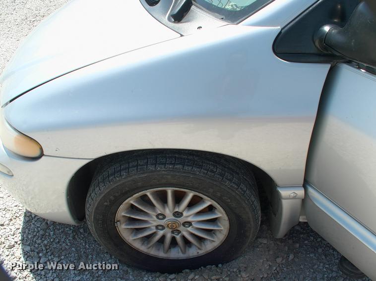 image for item DP9263 2000 Chrysler Town & Country LX van
