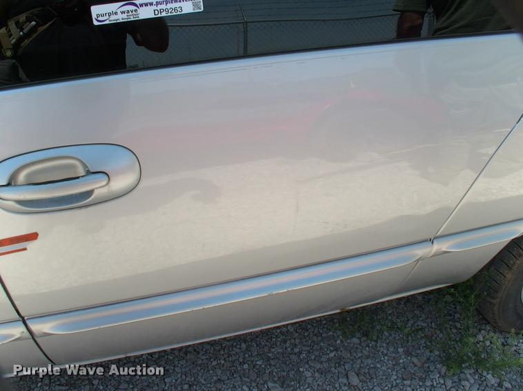 image for item DP9263 2000 Chrysler Town & Country LX van