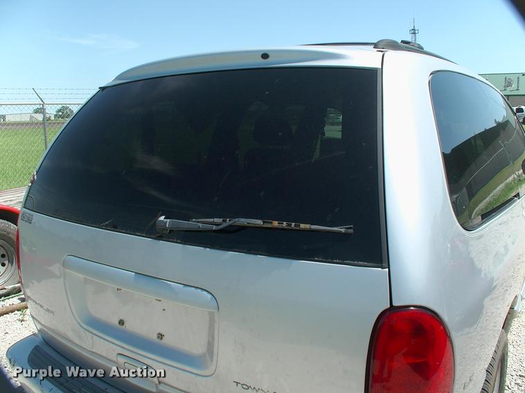 image for item DP9263 2000 Chrysler Town & Country LX van