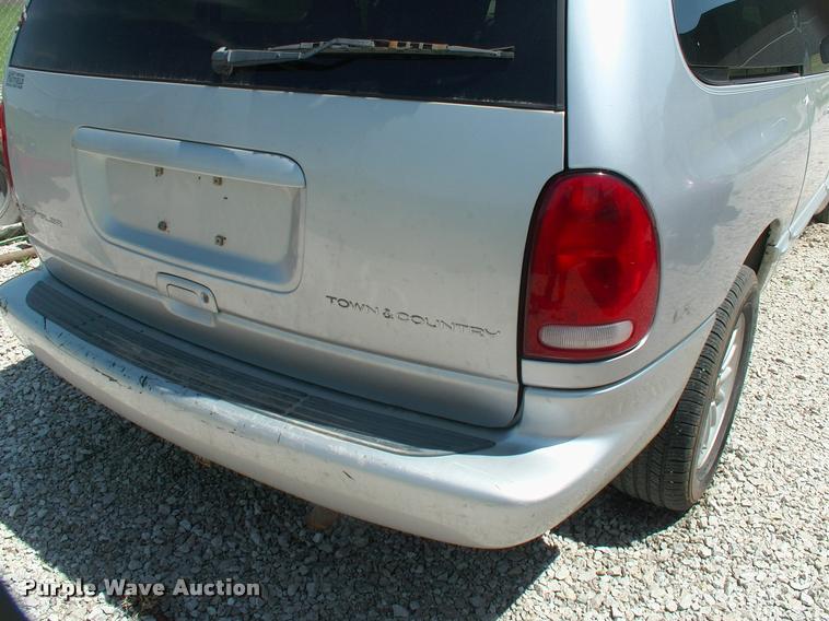 image for item DP9263 2000 Chrysler Town & Country LX van