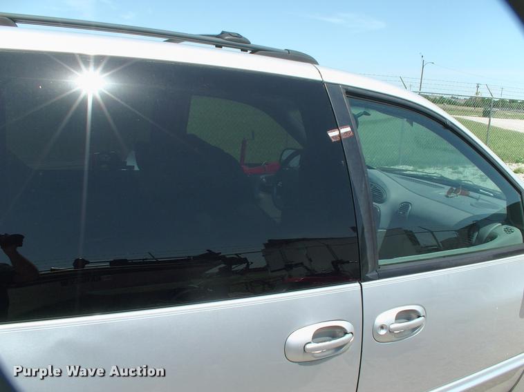 image for item DP9263 2000 Chrysler Town & Country LX van