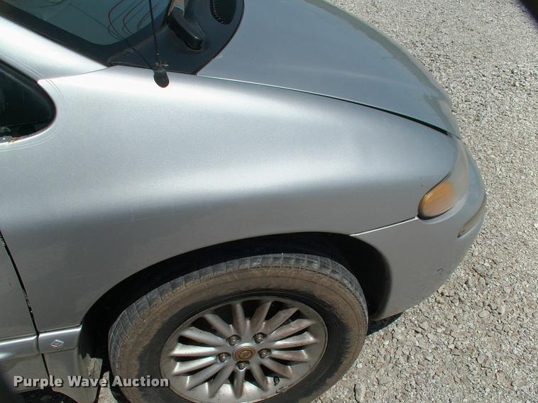 image for item DP9263 2000 Chrysler Town & Country LX van