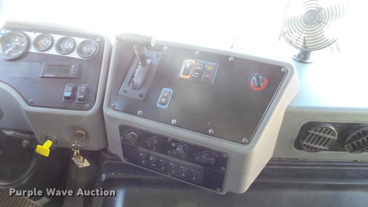 image for item DQ9184 2004 Blue Bird All American school bus