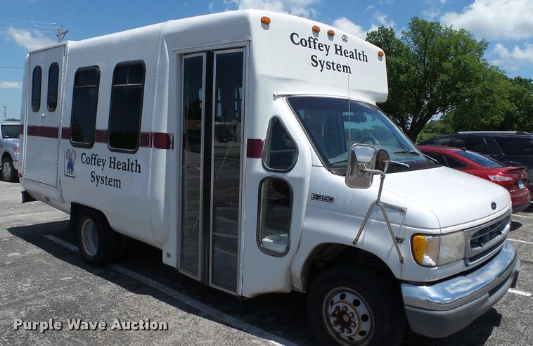 image for item J2501 1998 Ford Econoline E350 shuttle bus