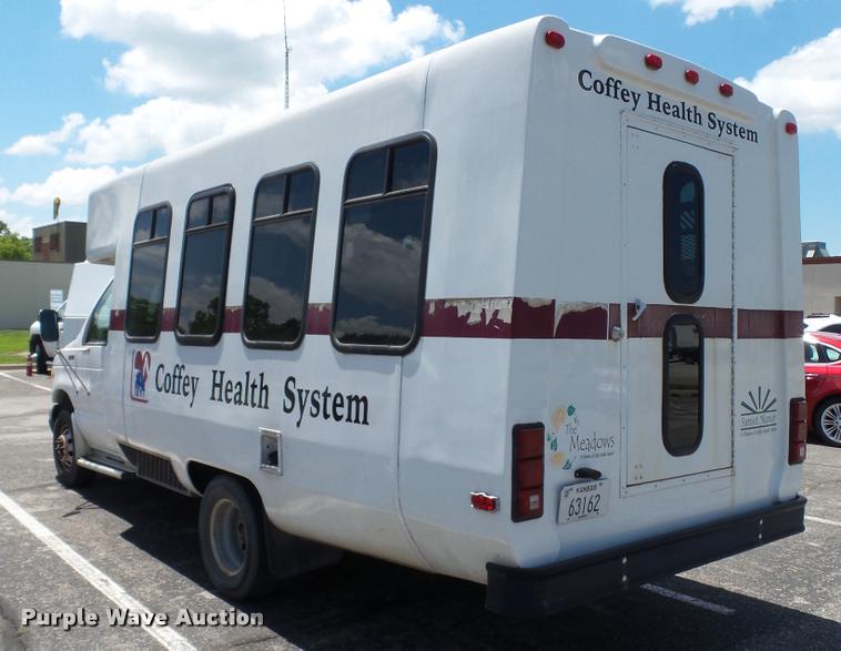 image for item J2501 1998 Ford Econoline E350 shuttle bus