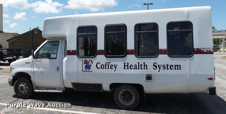 image for item J2501 1998 Ford Econoline E350 shuttle bus