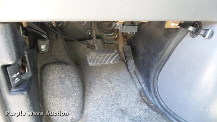 image for item J2501 1998 Ford Econoline E350 shuttle bus