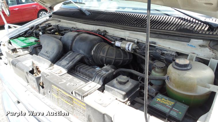 image for item J2501 1998 Ford Econoline E350 shuttle bus