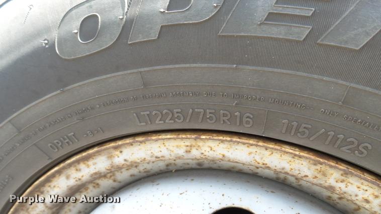 image for item J2501 1998 Ford Econoline E350 shuttle bus