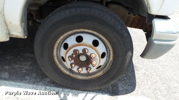 image for item J2501 1998 Ford Econoline E350 shuttle bus