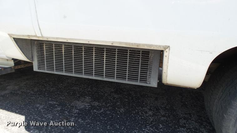 image for item J2501 1998 Ford Econoline E350 shuttle bus