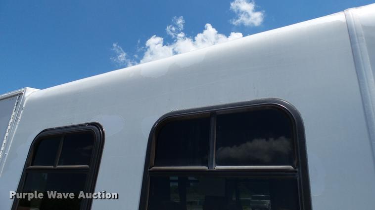 image for item J2501 1998 Ford Econoline E350 shuttle bus