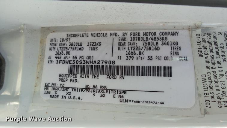 image for item J2501 1998 Ford Econoline E350 shuttle bus