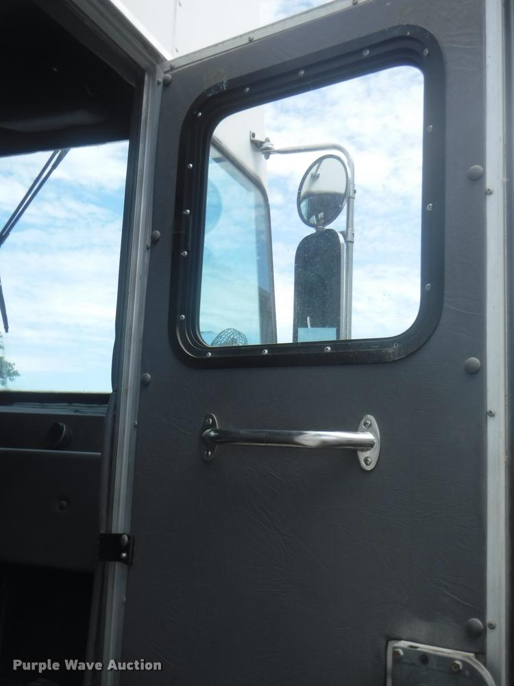 image for item K5965 1992 International 1652-SC TERV RV