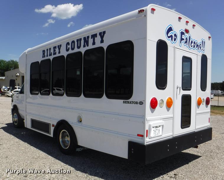 image for item K5971 2009 Ford E450 Super Duty shuttle bus