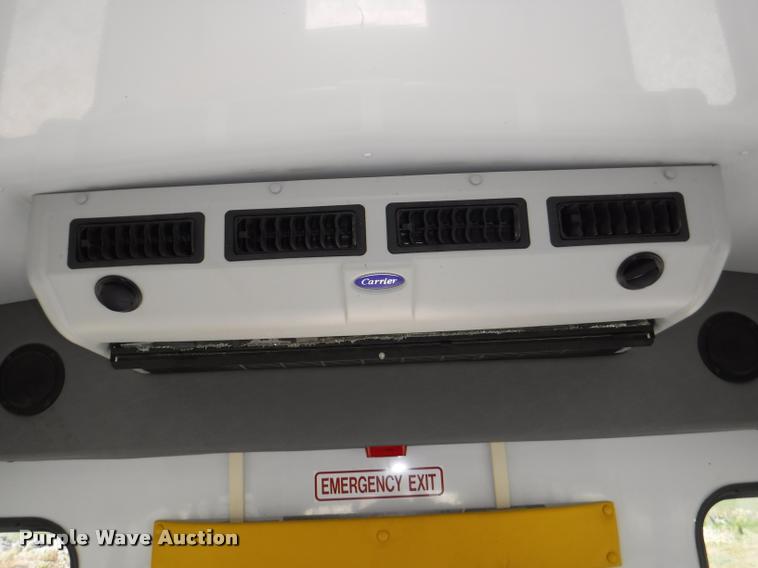 image for item K5971 2009 Ford E450 Super Duty shuttle bus