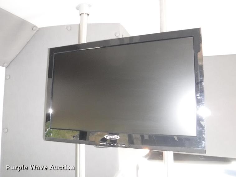 image for item K5971 2009 Ford E450 Super Duty shuttle bus