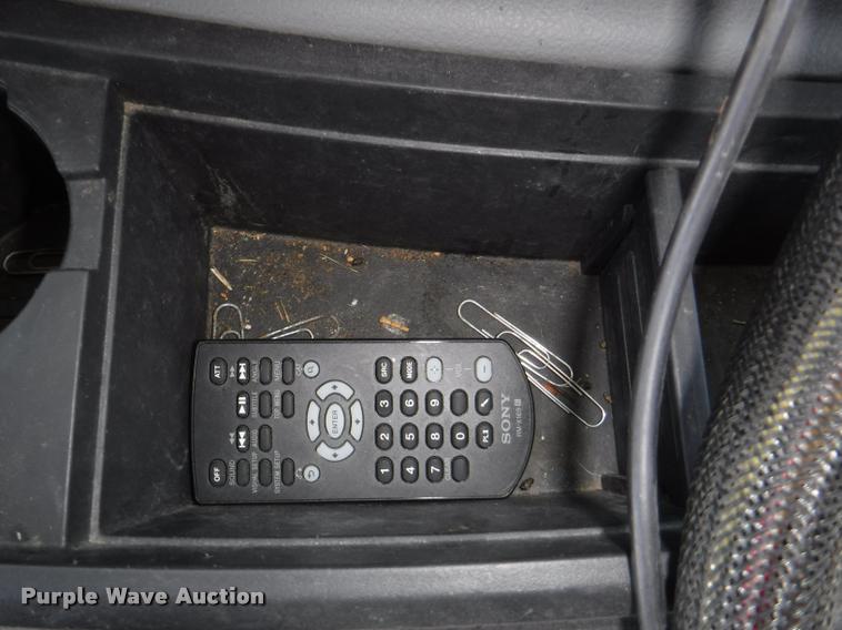 image for item K5971 2009 Ford E450 Super Duty shuttle bus