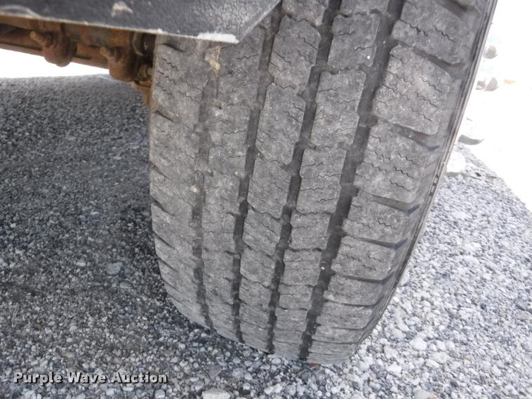 image for item K5971 2009 Ford E450 Super Duty shuttle bus