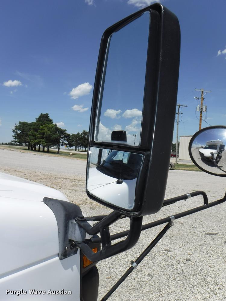 image for item K5971 2009 Ford E450 Super Duty shuttle bus