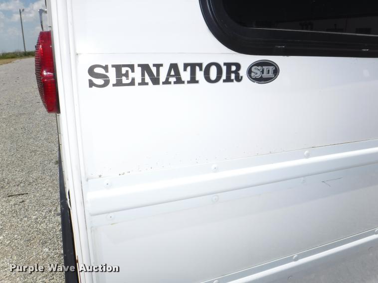 image for item K5971 2009 Ford E450 Super Duty shuttle bus