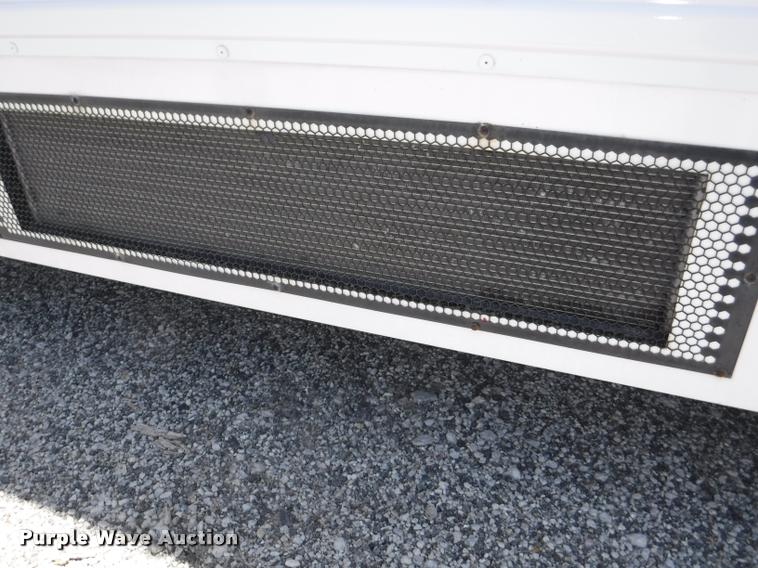 image for item K5971 2009 Ford E450 Super Duty shuttle bus