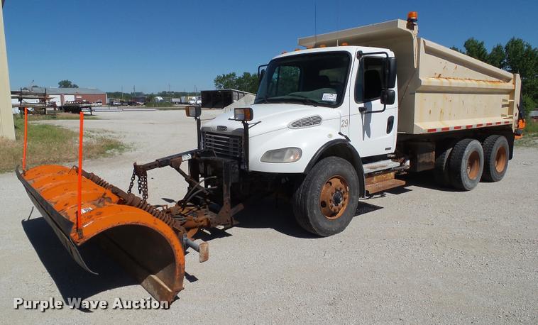 image for item L5601 2004 Freightliner M2106 dump truck