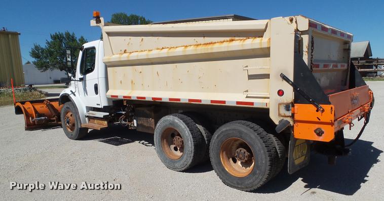 image for item L5601 2004 Freightliner M2106 dump truck