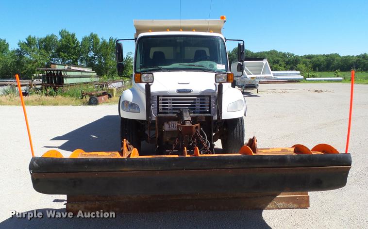 image for item L5601 2004 Freightliner M2106 dump truck