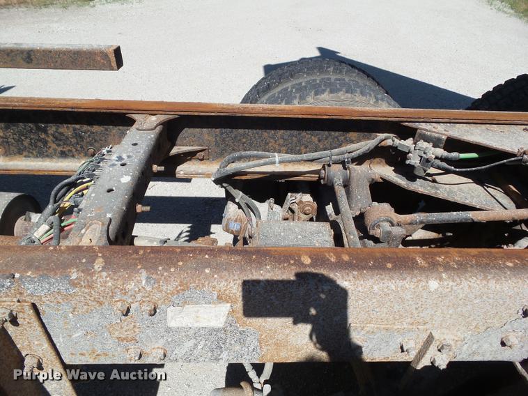 image for item L5601 2004 Freightliner M2106 dump truck