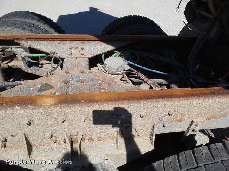 image for item L5601 2004 Freightliner M2106 dump truck