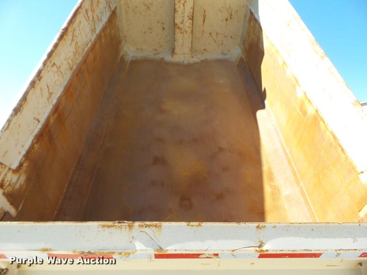 image for item L5601 2004 Freightliner M2106 dump truck