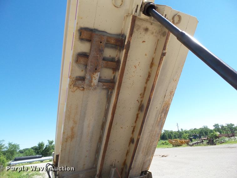 image for item L5601 2004 Freightliner M2106 dump truck