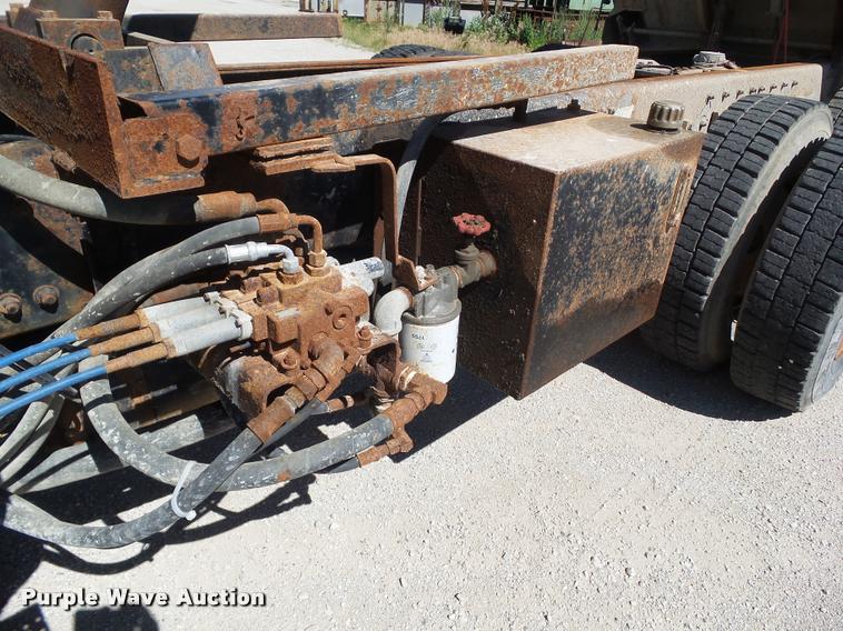 image for item L5601 2004 Freightliner M2106 dump truck